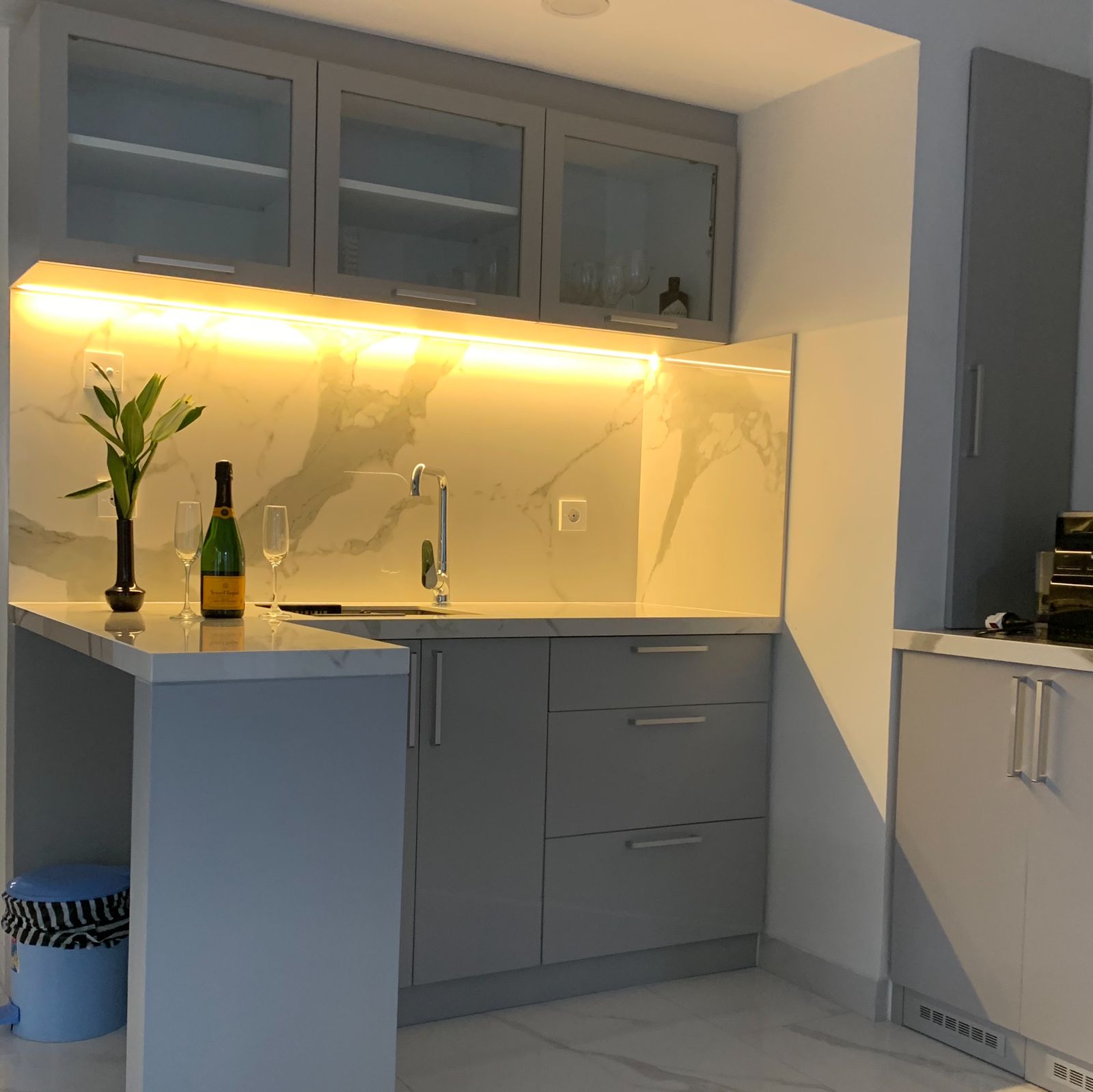 Project Simple Kitchen Set Mr. Andy Johnson